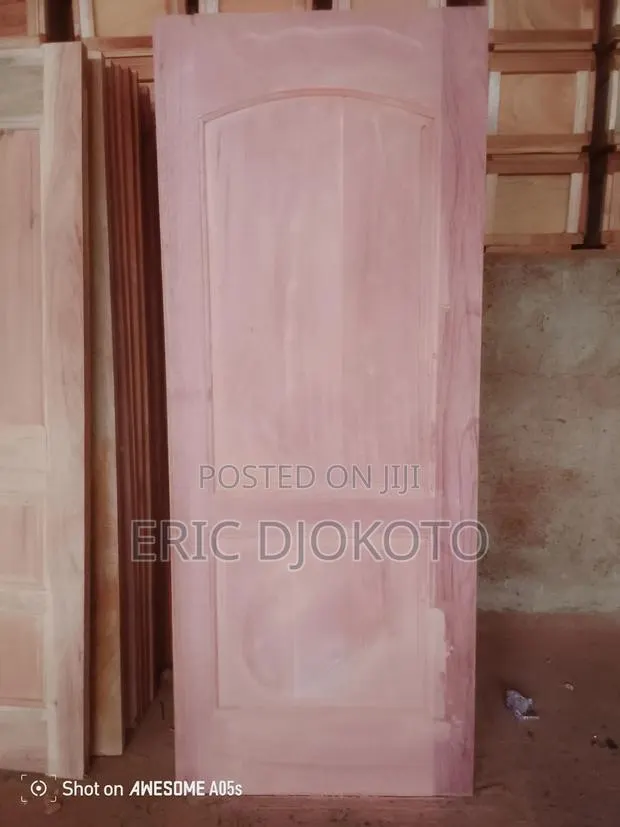 Wooden Door · Photo 1