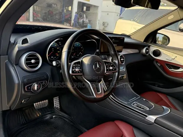 Mercedes-Benz GLC-Class 2022 Black · Photo 1