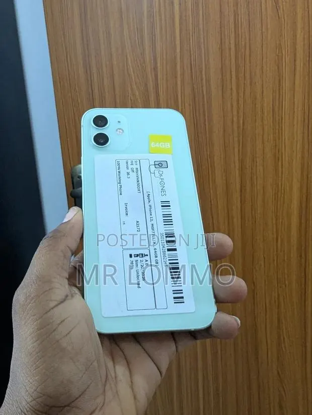 Apple iPhone 12 64 GB Green · Photo 1