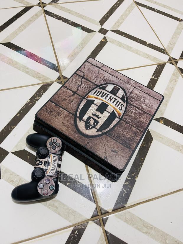 Ps4 Slim With Games. Juventus Skin Edition · Photo 5