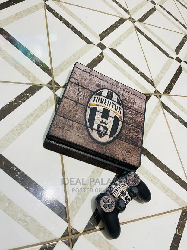 Ps4 Slim With Games. Juventus Skin Edition · Photo 4