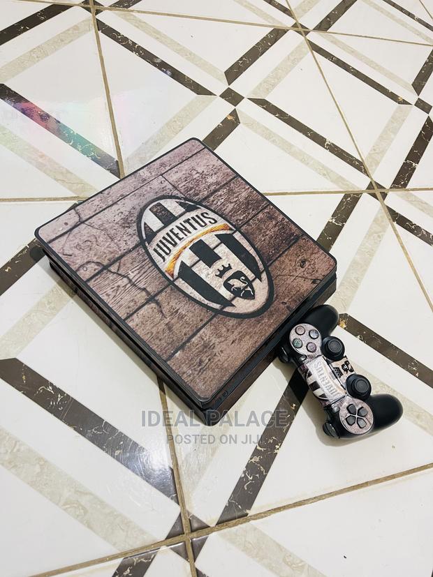 Ps4 Slim With Games. Juventus Skin Edition · Photo 1