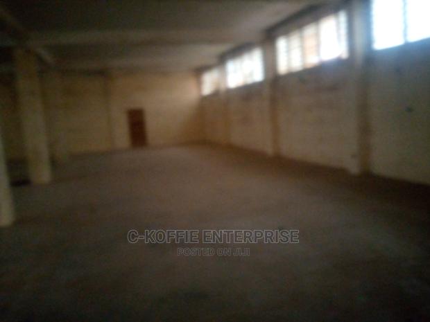 350 Sqm Warehouse at Tesano for Rent · Photo 5