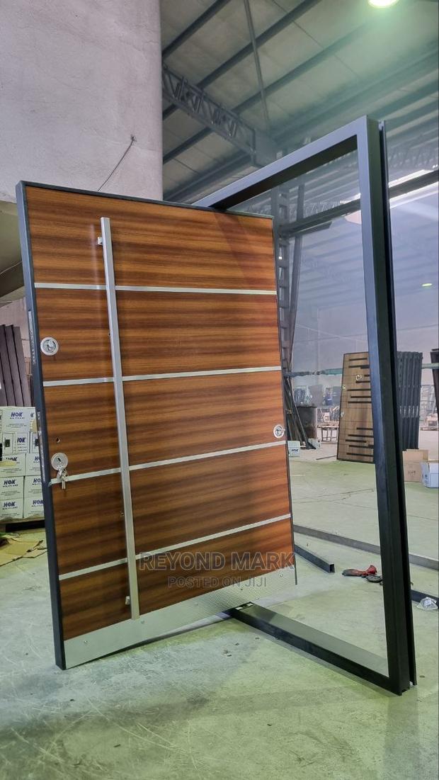 Turkish Pivot Door · Photo 2