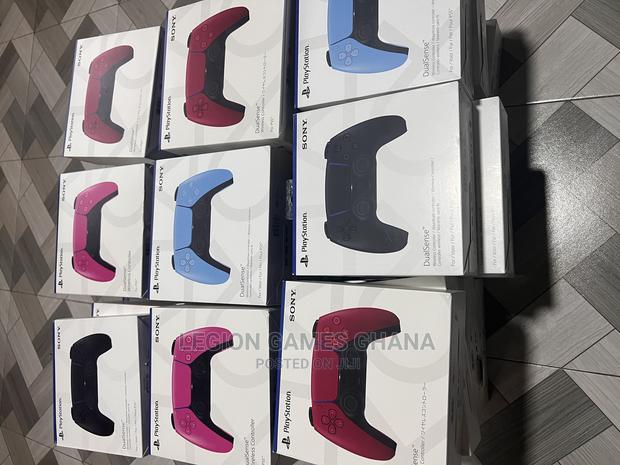 Dualsense (PS5) Controllers · Photo 2