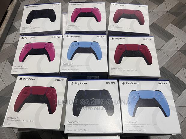 Dualsense (PS5) Controllers · Photo 4