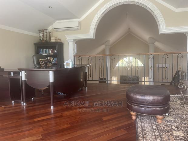 A Luxurious Mansion In Trasacco Valley Estate Phase 1 · Photo 2