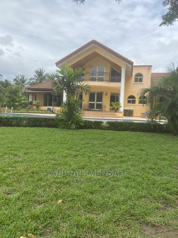 A Luxurious Mansion In Trasacco Valley Estate Phase 1 · Photo 8