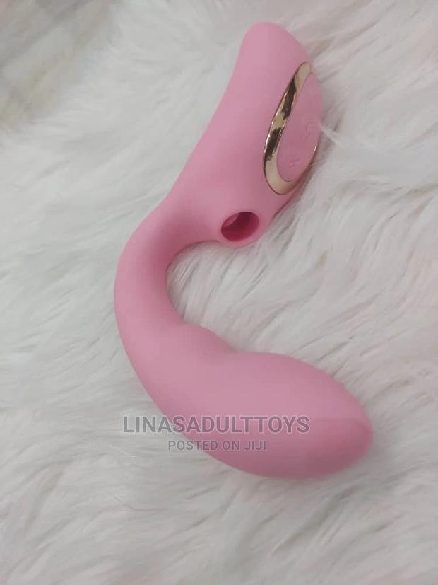 Sex Toy for Women 2 in 1 Sucking and Penetration · Photo 1