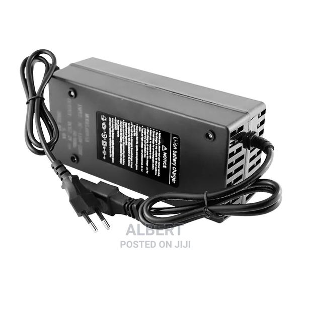 16S 60v 5A Lithium Battery Charger · Photo 3