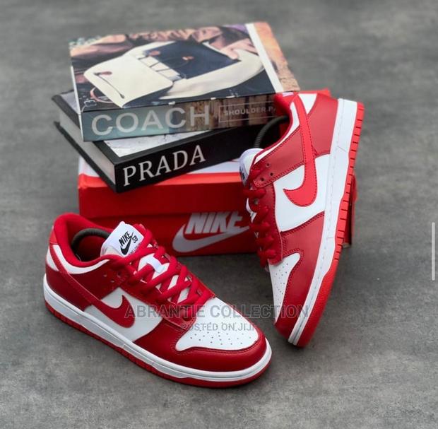 Nike Dunk Low University Red · Photo 1