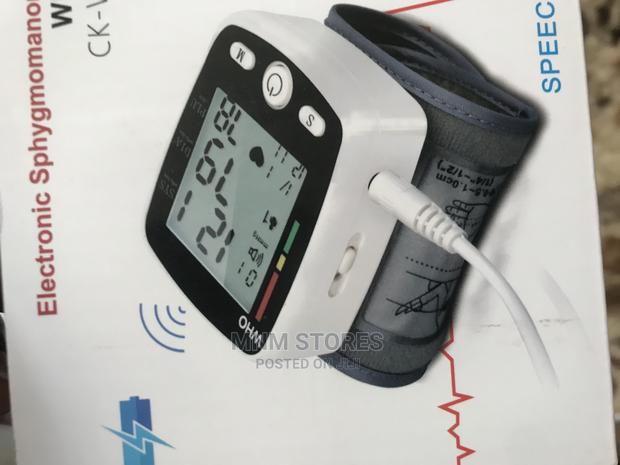 Automatic Wrist Blood Pressure Monitor · Photo 1
