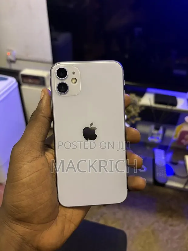 Apple iPhone 11 128 GB Pink · Photo 1