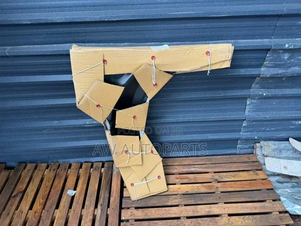 Toyota CHR 16-23 Front Fender. RH · Photo 1
