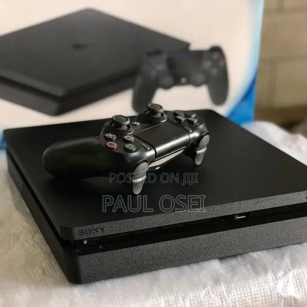 Ps4 Slim With 10 Games Installed · Photo 1