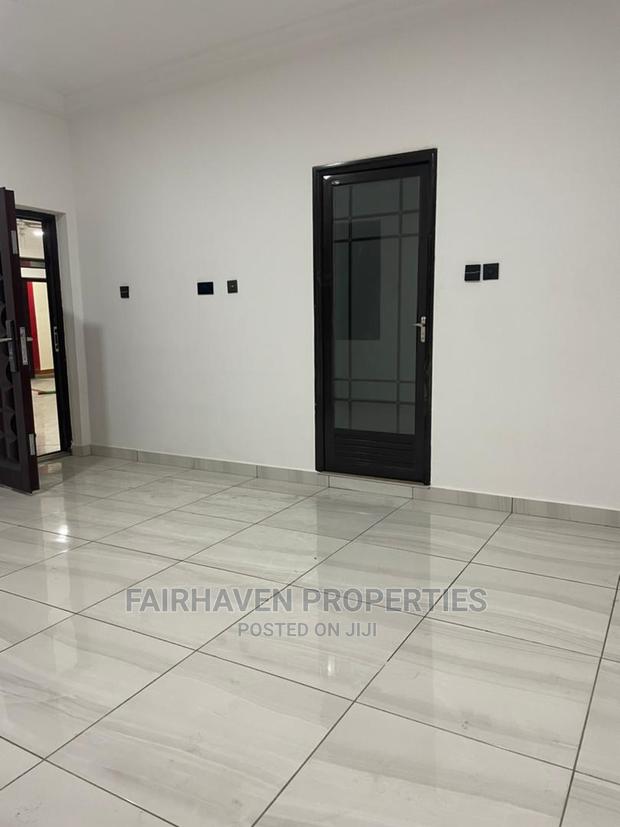 2bdrm Apartment in Tseaddo, Airport Residential Area for Rent · Photo 5