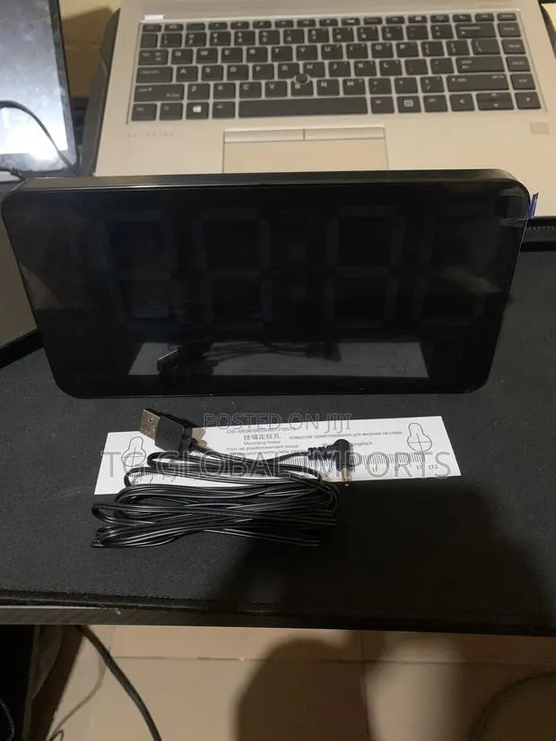 Digital Wall Clock Temperature LED Display · Photo 1