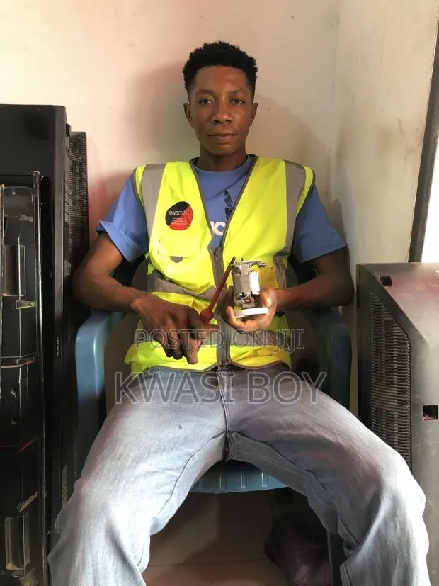 Electrician · Photo 1