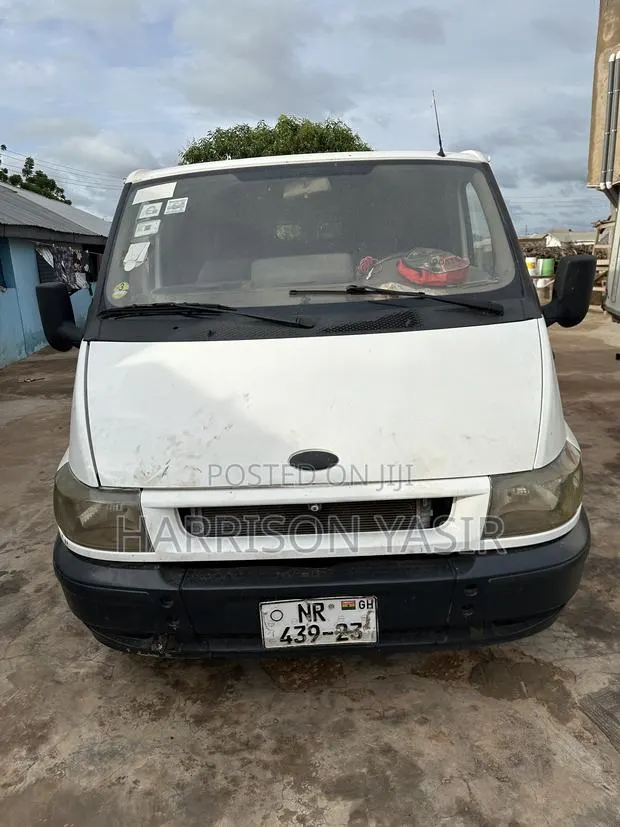 Ford Transit 2004 White · Photo 1