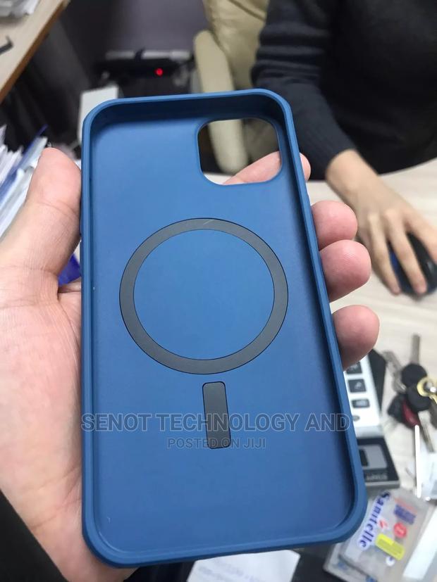 iPhone 14 Pro Max Magsafe Case · Photo 2
