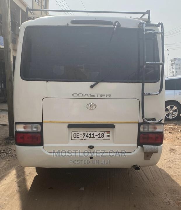 Car Rental in Ghana . Coaster Buses to Rent in Accra · Photo 4