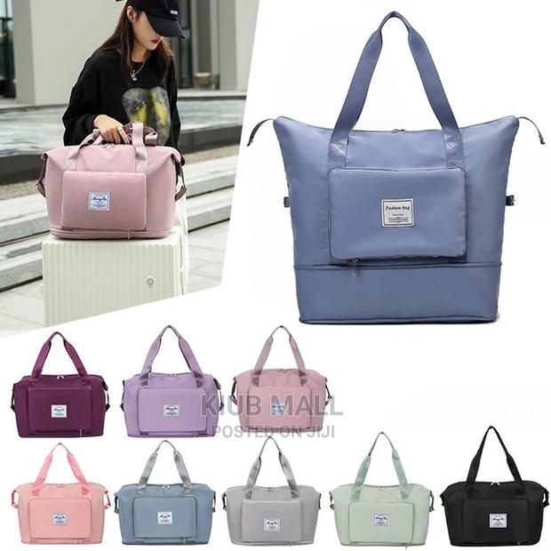 Waterproof Foldable Traveling Bag · Photo 4