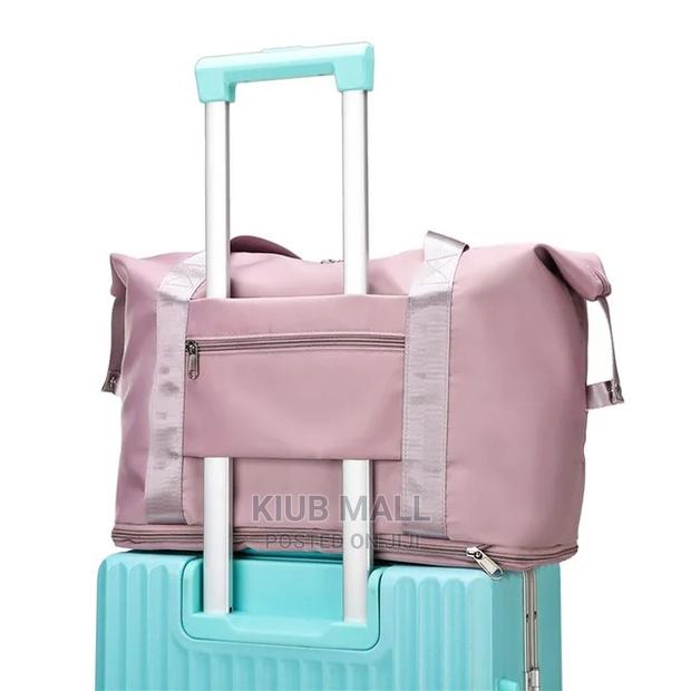 Waterproof Foldable Traveling Bag · Photo 5