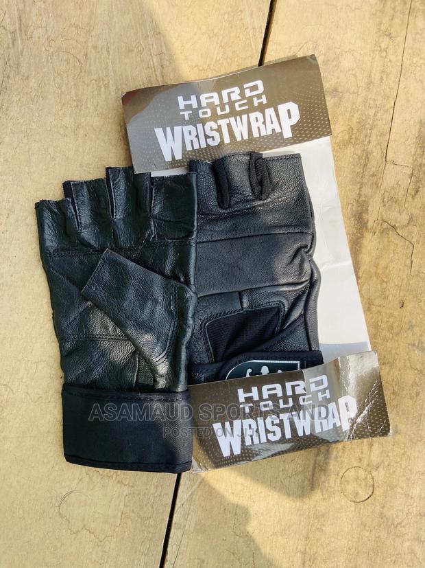 Original Gym Gloves at Cool Price · Photo 1