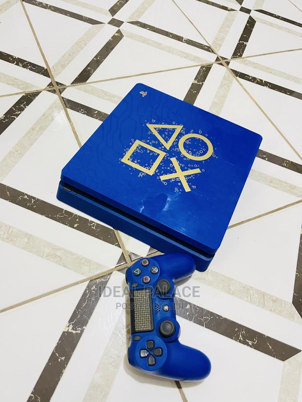 Ps4 Slim Blue Edited Edition With 10 Games · Photo 1
