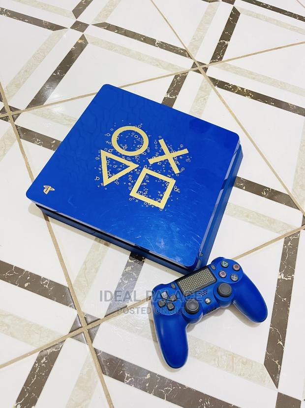 Ps4 Slim Blue Edited Edition With 10 Games · Photo 3