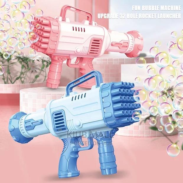 32 Holes Electric Magic Bubble Machine · Photo 5