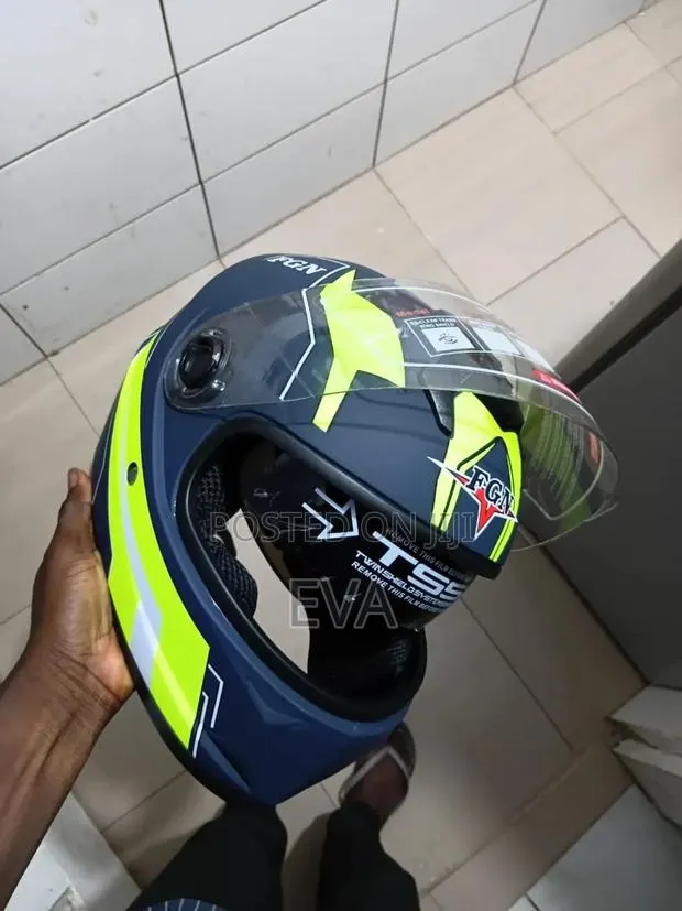 Motor Helmet · Photo 1