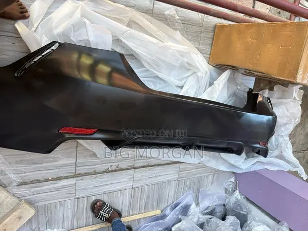 Toyota Camry 2018 2019 2020 Back Bumper Complete · Photo 1