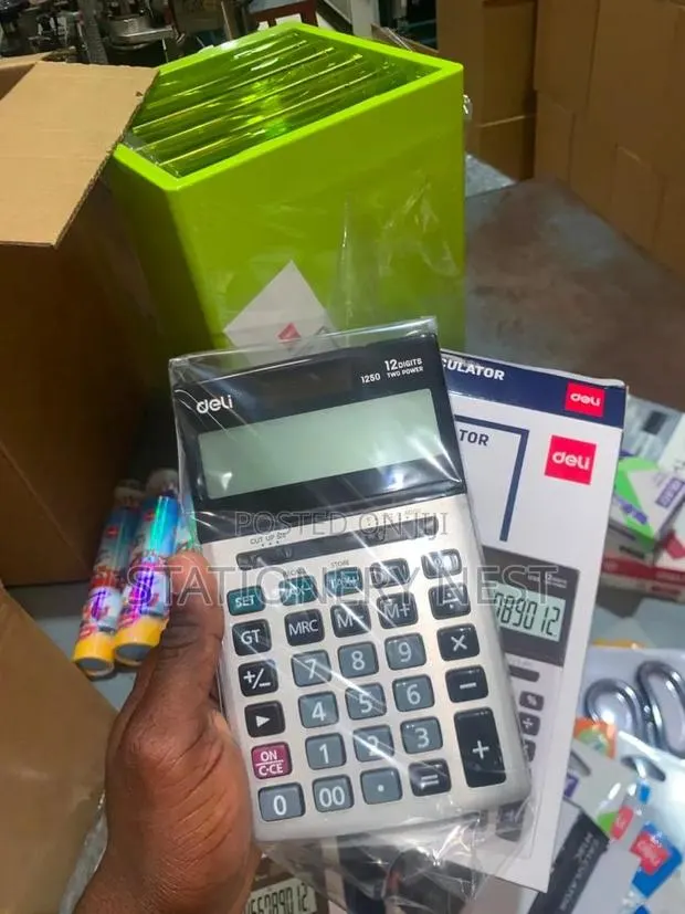 Deli 1250 Calculator · Photo 1