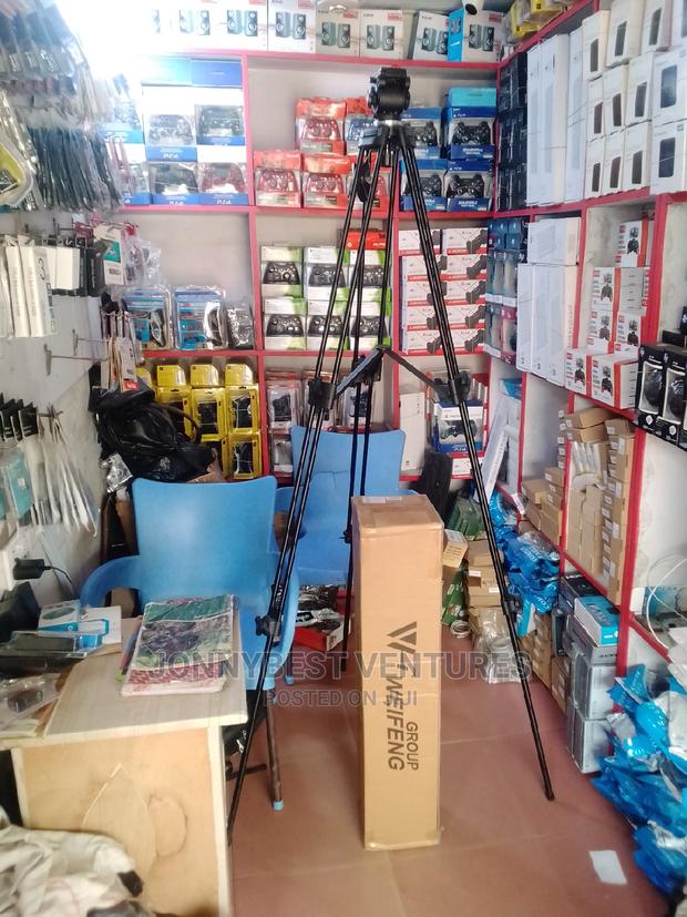 717 Heavy Duty Tripod · Photo 3