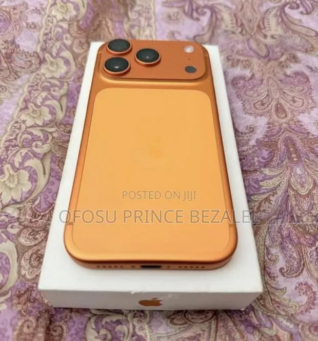 Apple iPhone 17 Pro 256 GB Orange · Photo 1