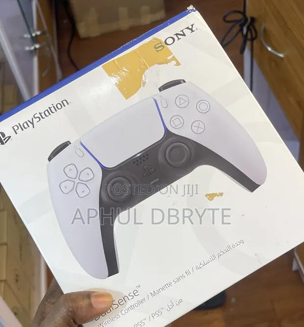 Brand New Ps5 Game Controller · Photo 1