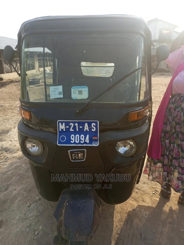 Bajaj RE 2021 Black · Photo 4