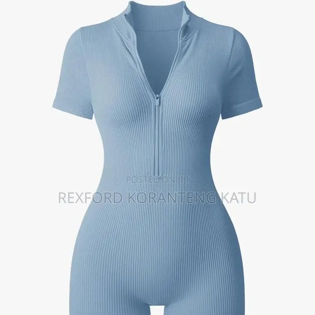 Seamless Zipper Romper · Photo 1