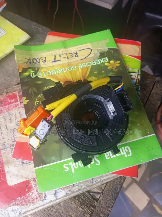 Toyota Camry and Corolla Horn Plate · Photo 1