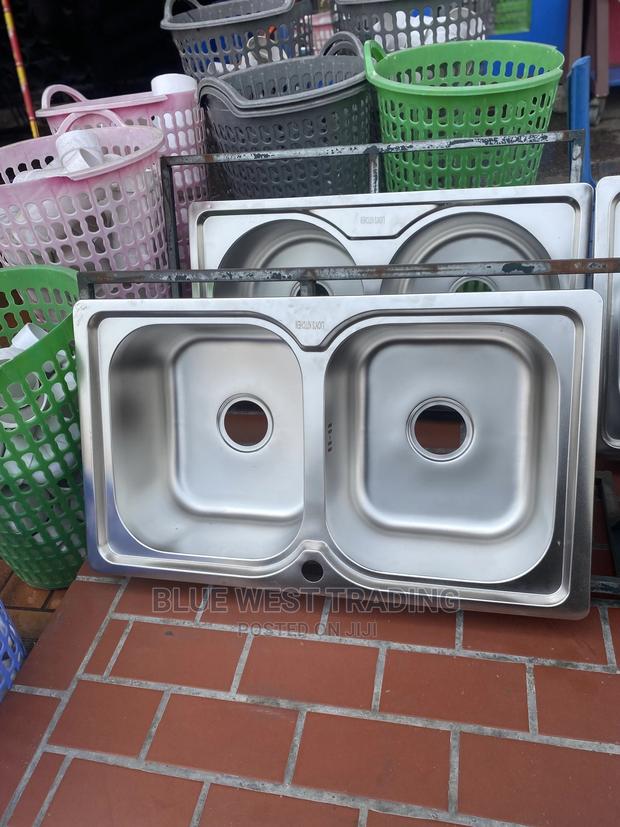 Kitchen Sink (Armless) · Photo 2