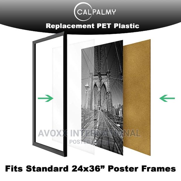 Packs of 24x36x0.03’’ PET/Plexiglass Panels Unbreakable · Photo 5