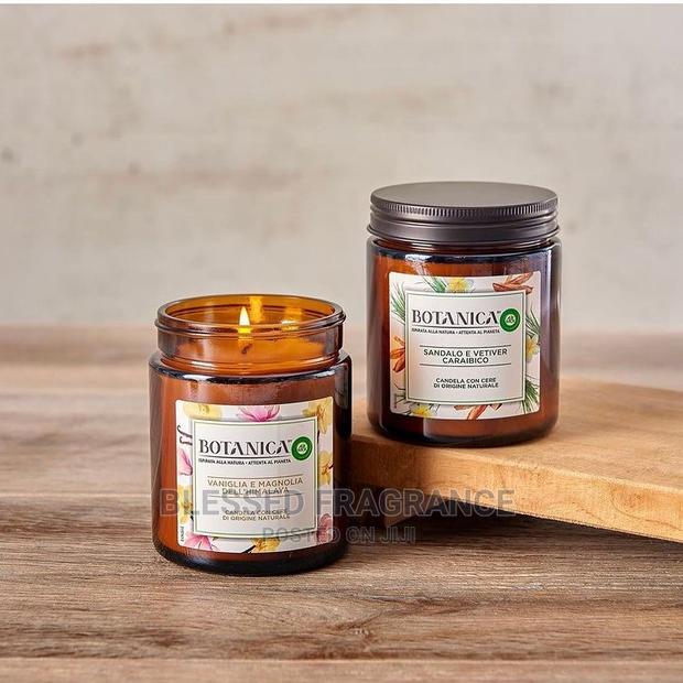 Botanica Scented Candle · Photo 1