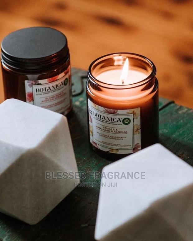 Botanica Scented Candle · Photo 3
