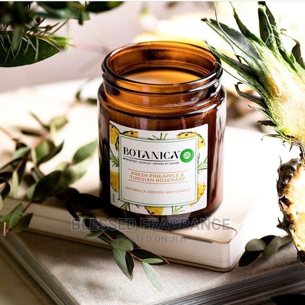 Botanica Scented Candle · Photo 2