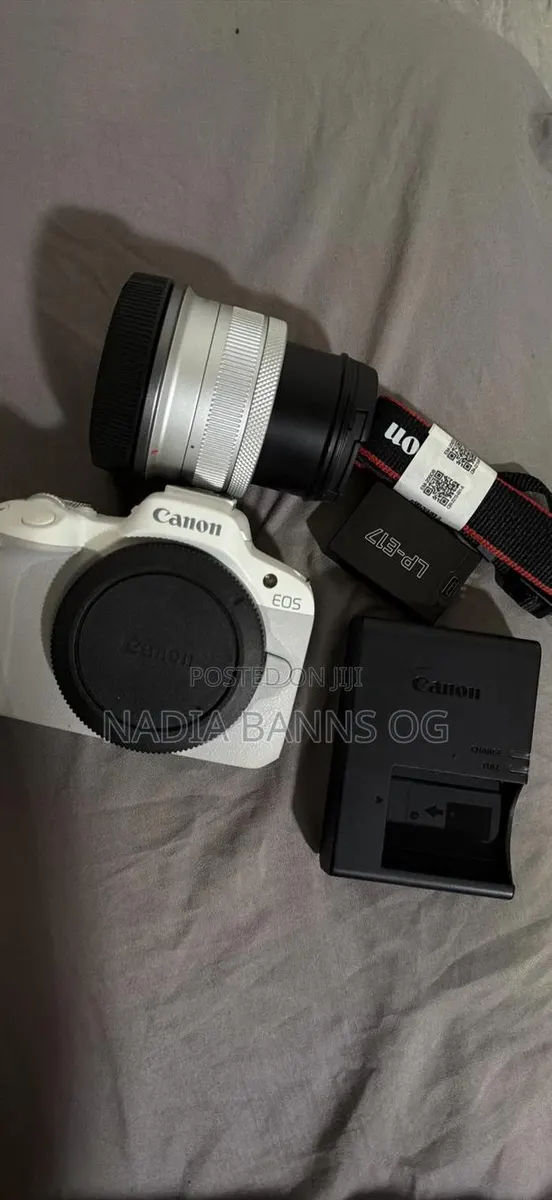 Canon EOS R50 Camera With 18-45mm Lens · Photo 1