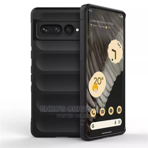 Google Pixel 7 Sleek Solid Protection Case · Photo 1