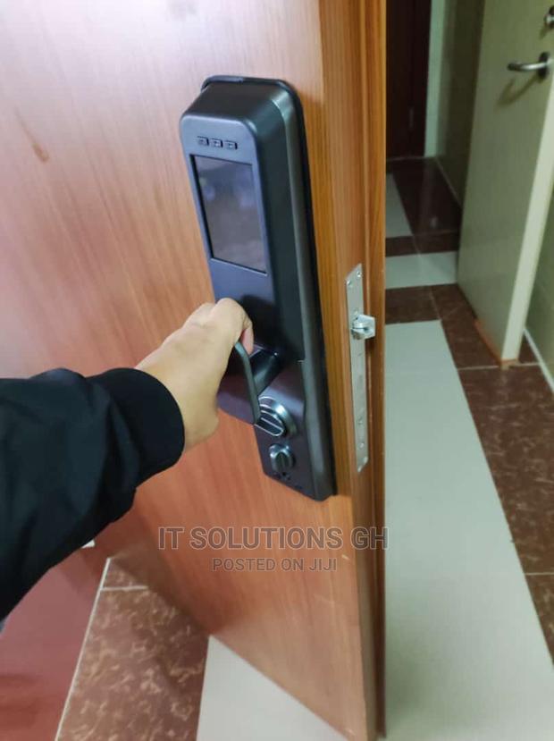 Tuya Smart Door Lock for Wooden Doors and China Doors · Photo 1