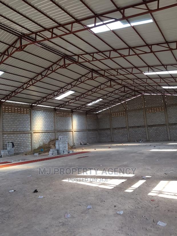 720 Sqm Warehouse at Tema · Photo 1