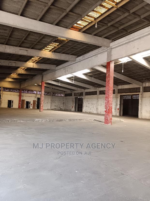 720 Sqm Warehouse at Tema · Photo 3